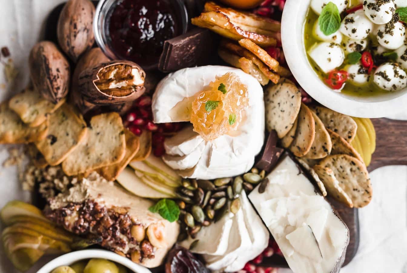 winterholidaycheeseboard-2-min